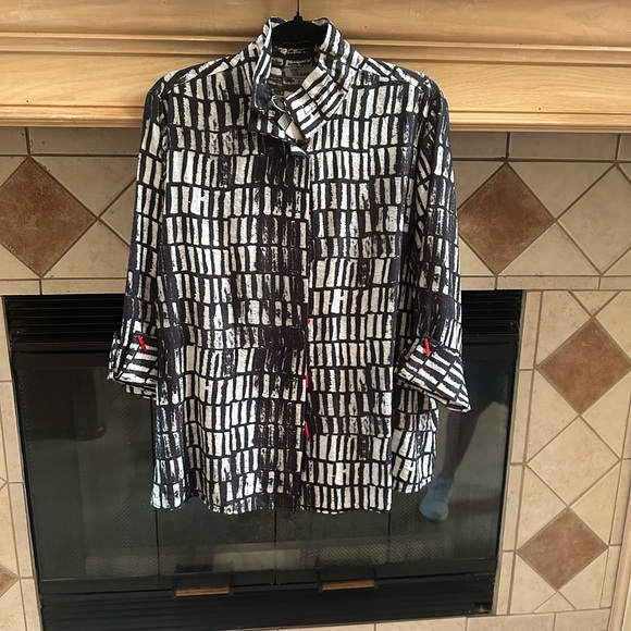 Shana Black and White Button Down Shirt - Picture 1 of 1